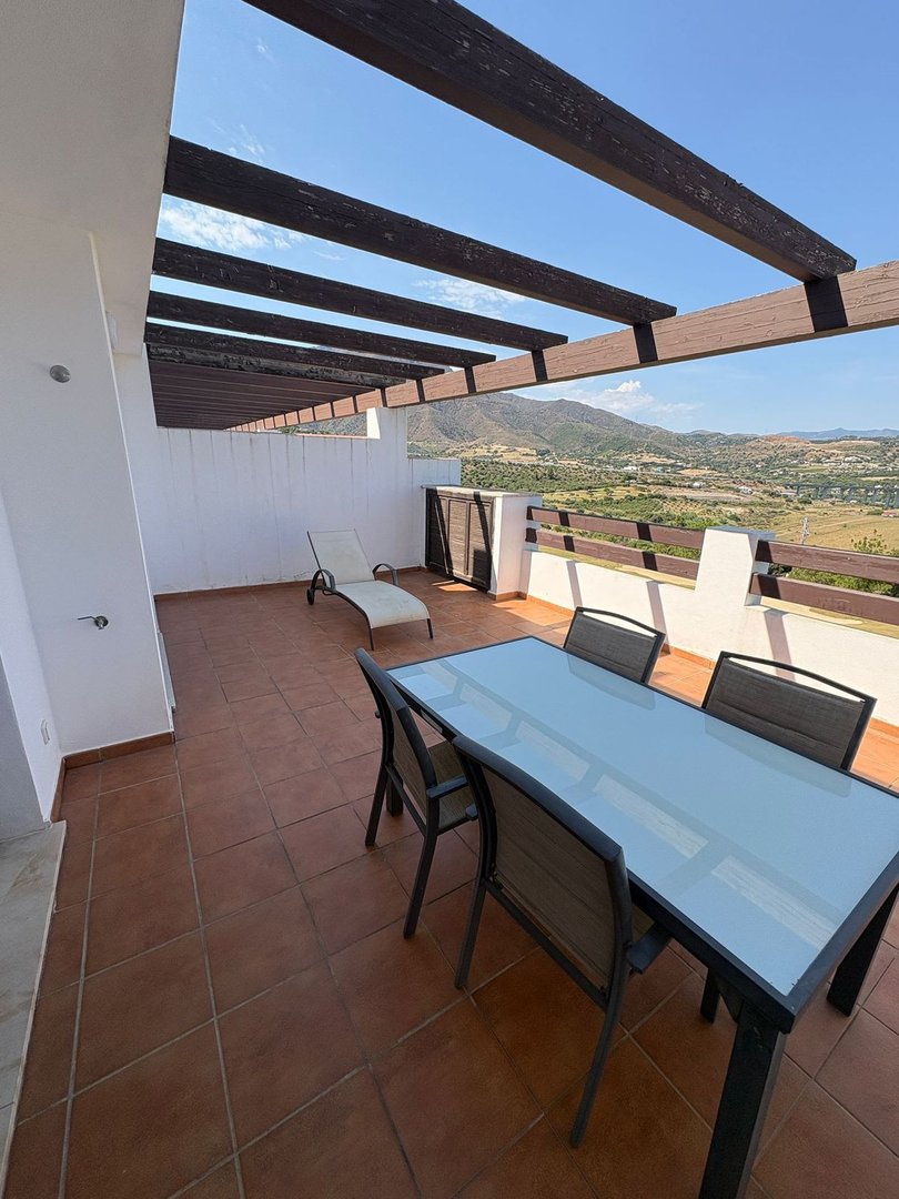 2 Bed Apartament na środkowym piętrze in Estepona w Estepona, 