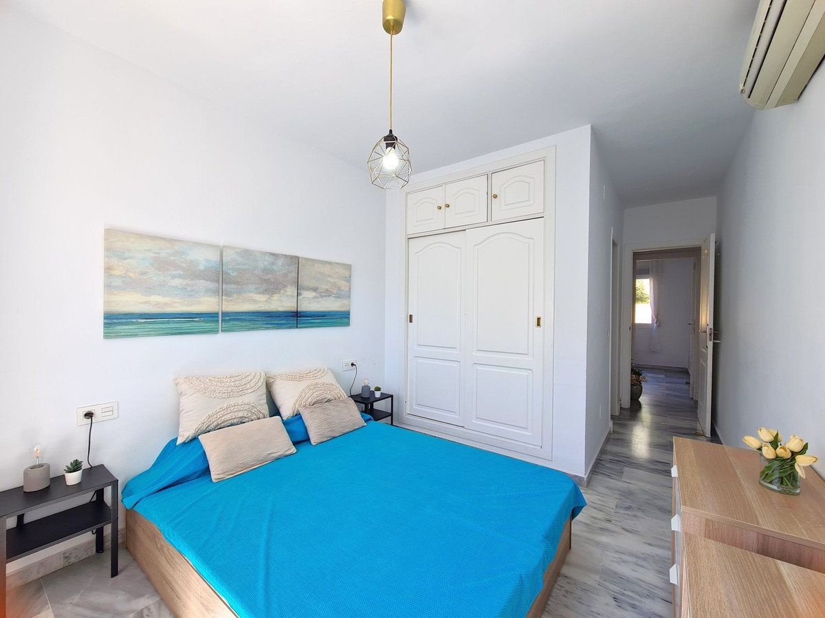 2 Bed Apartamento en planta intermedia in Estepona en Estepona, Apartamento