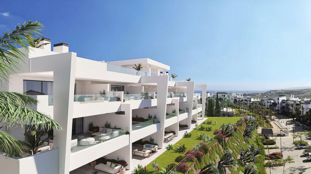 2 Bed Tussenverdieping Appartement in Estepona in Estepona, 