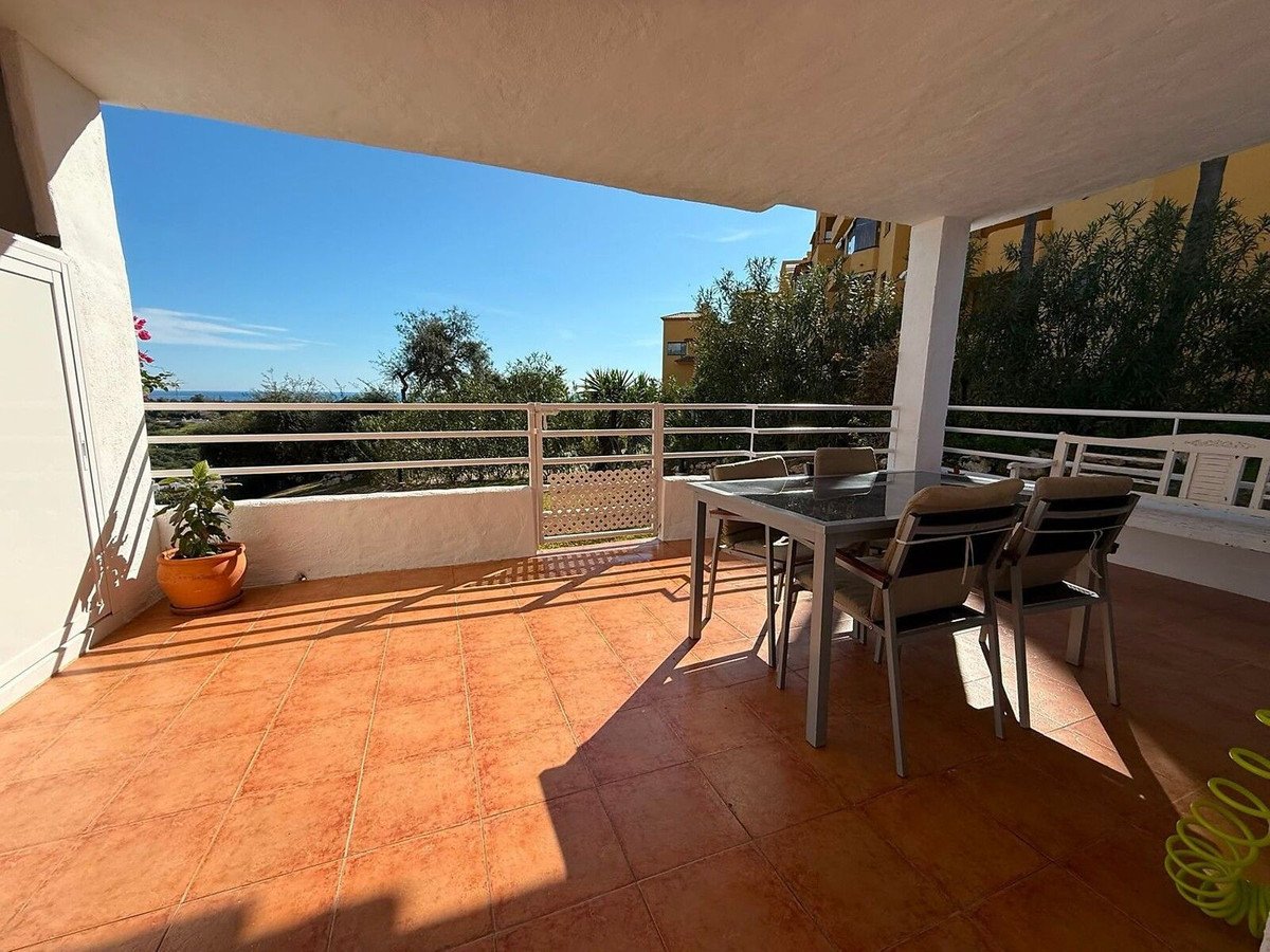 2 Bed Tussenverdieping Appartement in Estepona in Estepona, Appartement