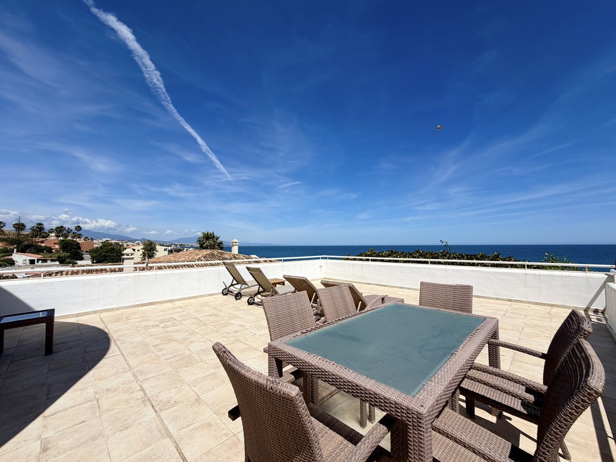 2 Bed Tussenverdieping Appartement in Estepona in Estepona, 