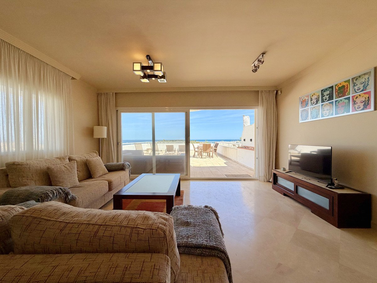 2 Bed Mellanvåningslägenhet in Estepona i Estepona, 