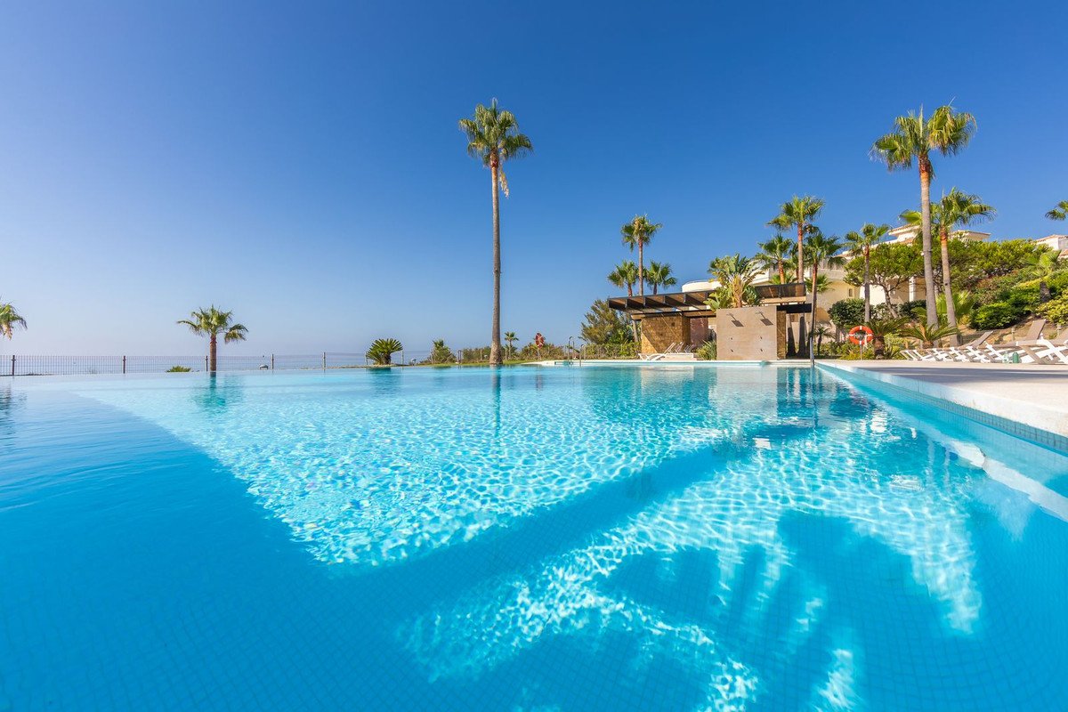 2 Bed Mellanvåningslägenhet in Estepona i Estepona, Lägenhet