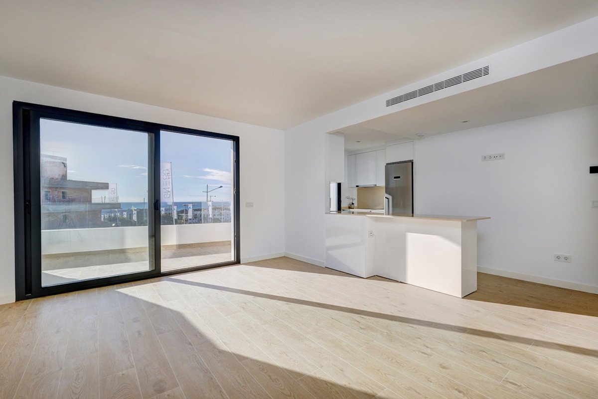 2 Bed شقة في الطابق الأوسط in Estepona في Estepona, شقة