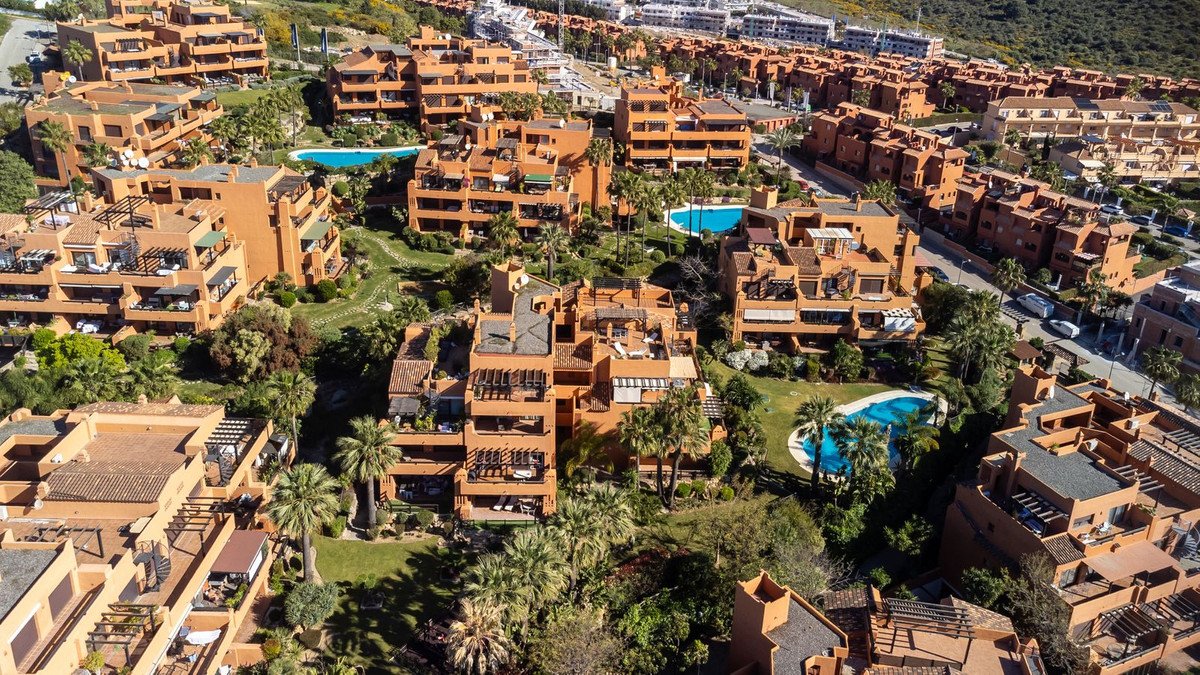 2 Bed Bottenvåningslägenhet in Estepona i Estepona, 