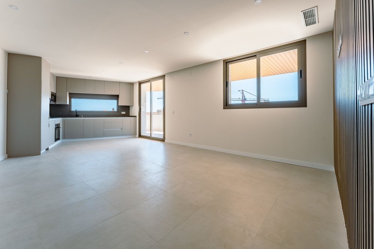 2 Bed Tussenverdieping Appartement in Estepona in Estepona, 