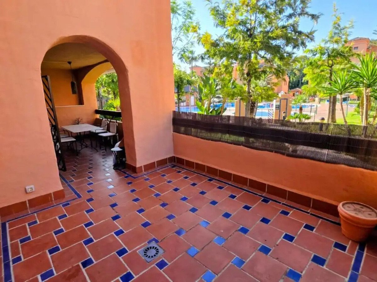 3 Bed Apartamento en planta intermedia in Estepona en Estepona, Apartamento