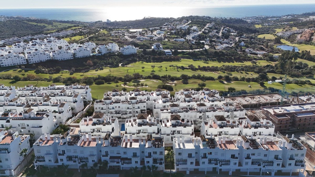 3 Bed Bottenvåningslägenhet in Estepona i Estepona, 