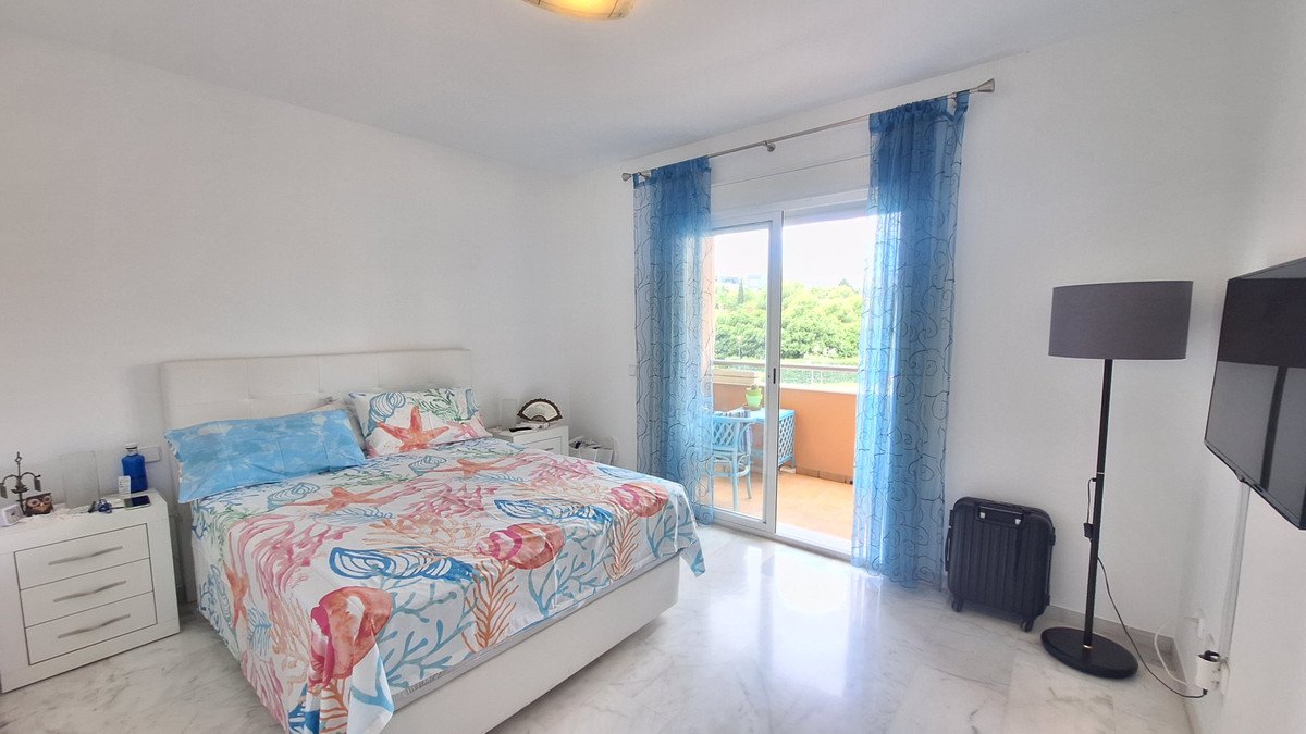 3 Bed Tussenverdieping Appartement in Estepona in Estepona, 