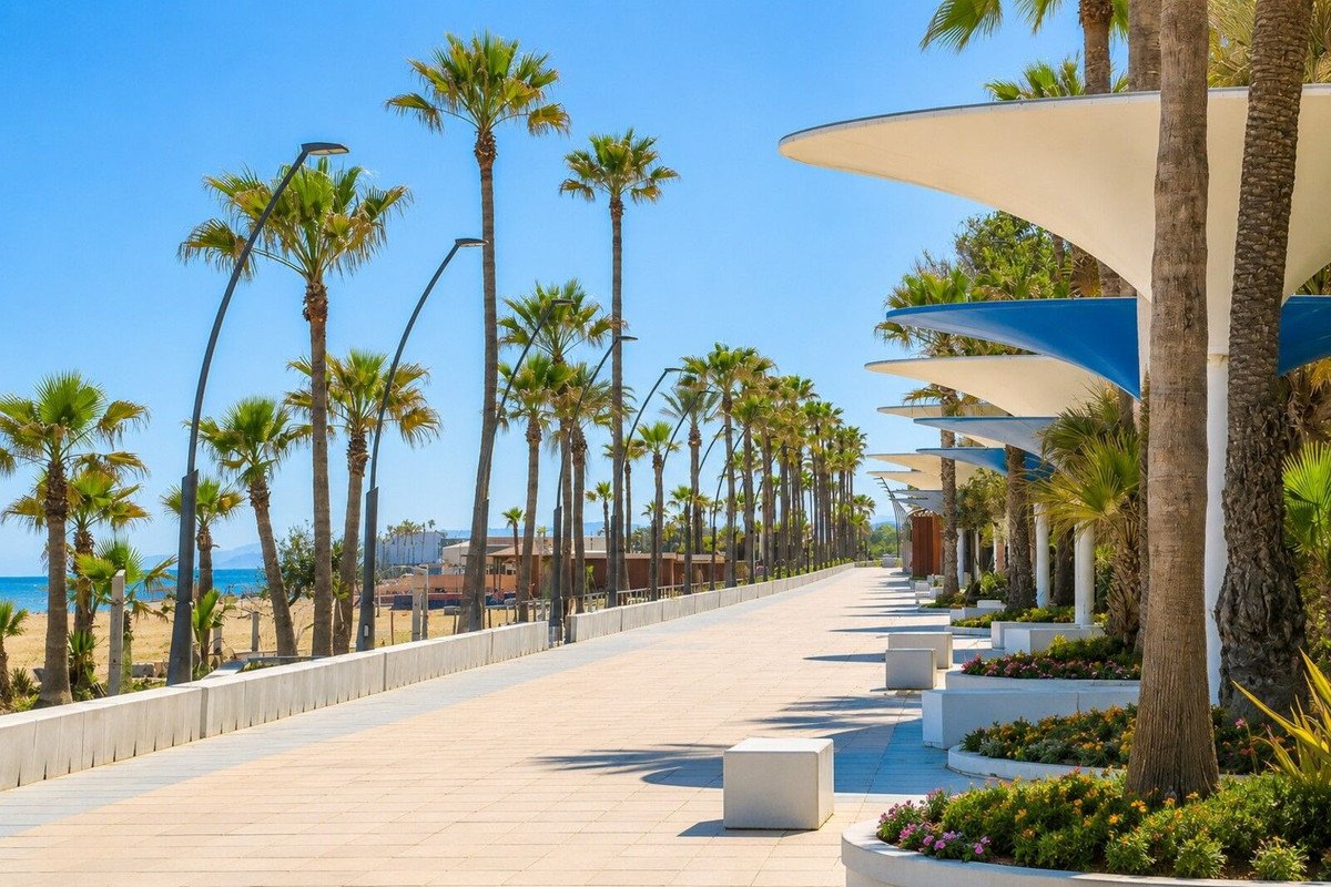 3 Bed شقة في الطابق الأوسط in Estepona في Estepona, شقة