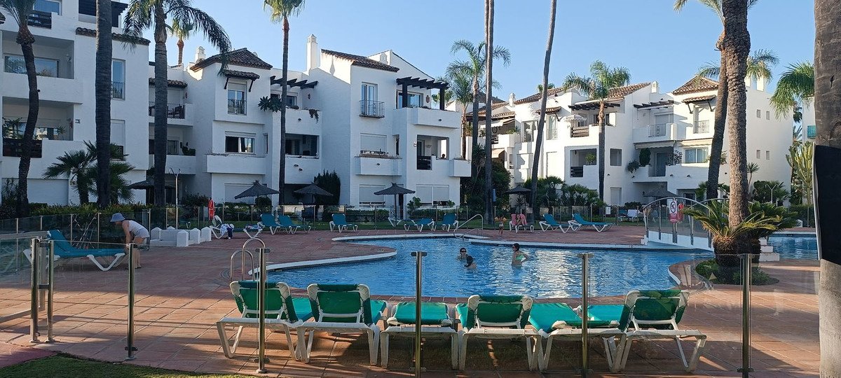 3 Bed شقة في الطابق الأرضي in Estepona في Estepona, شقة