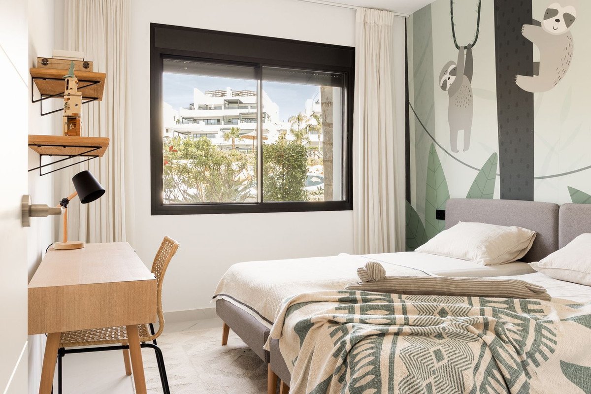 3 Bed شقة في الطابق الأرضي in Estepona في Estepona, 