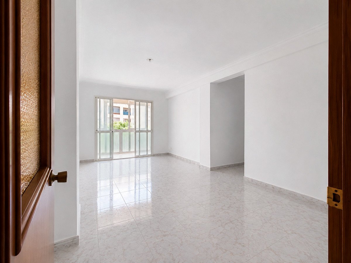 3 Bed Mellemste etage lejlighed in Estepona i Estepona, 