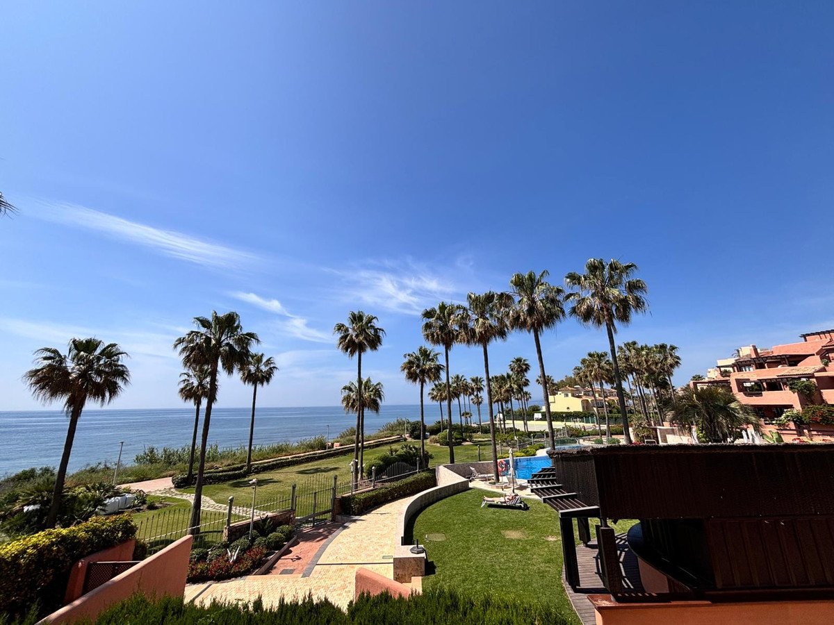3 Bed Mellanvåningslägenhet in Estepona i Estepona, 