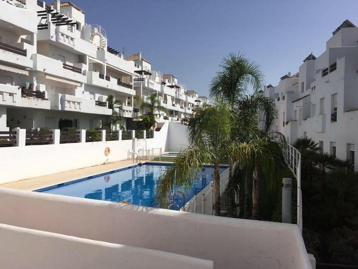 3 Bed Bottenvåningslägenhet in Estepona i Estepona, Lägenhet