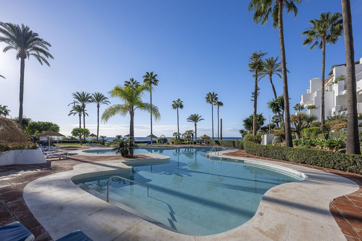 3 Bed Bottenvåningslägenhet in Estepona i Estepona, 