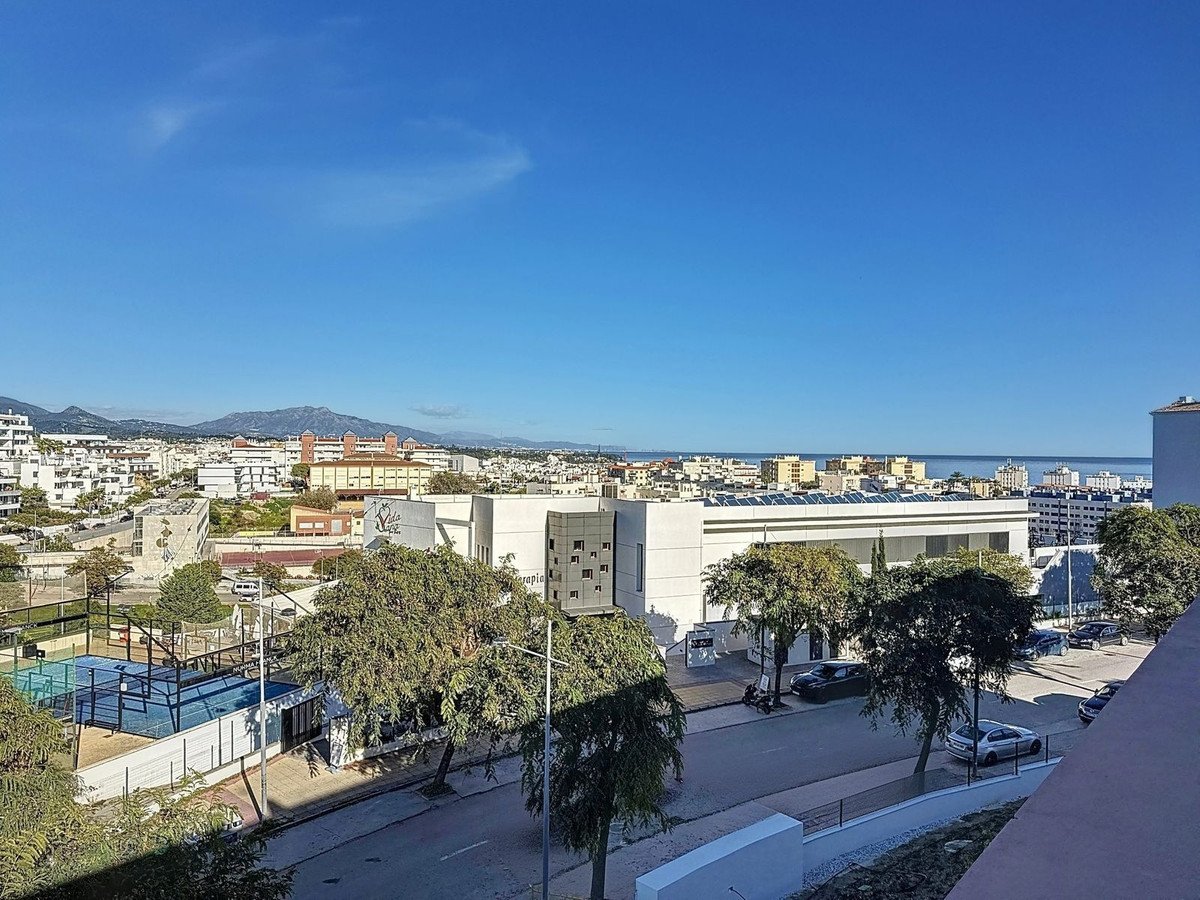 3 Bed Top Floor Apartment in Estepona in Estepona, Apartment