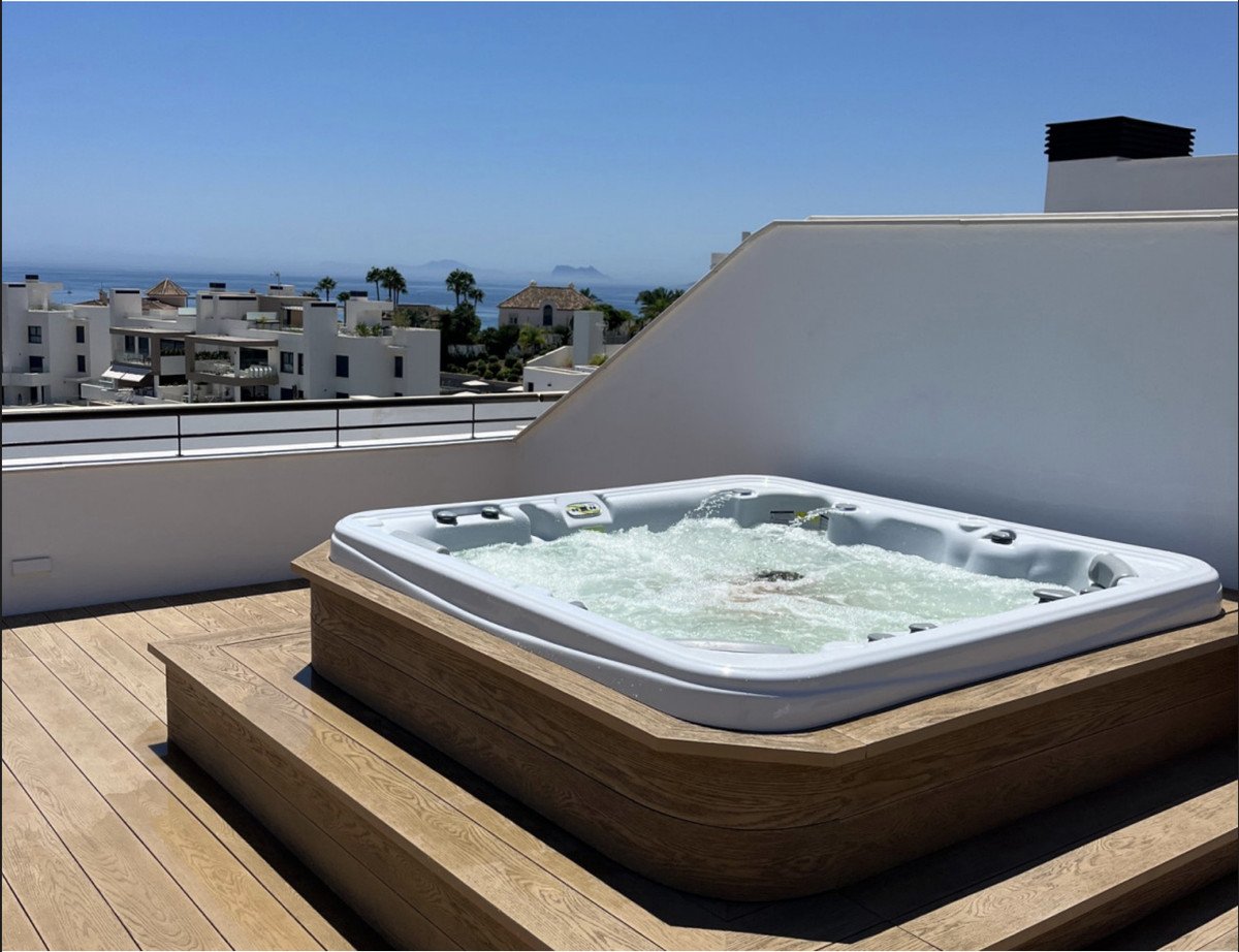 3 Bed Mellanvåningslägenhet in Estepona i Estepona, Lägenhet