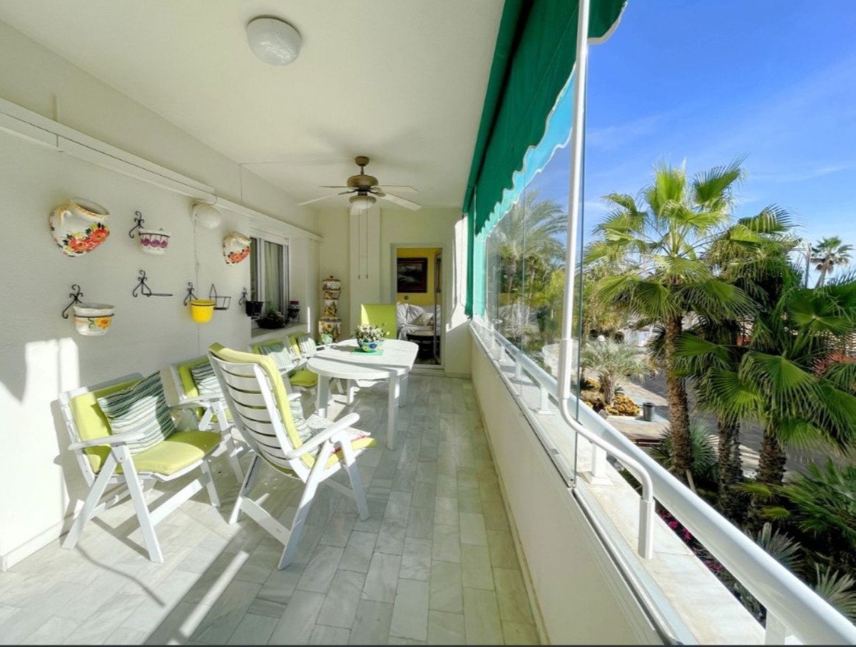 3 Bed Mellanvåningslägenhet in Estepona i Estepona, 