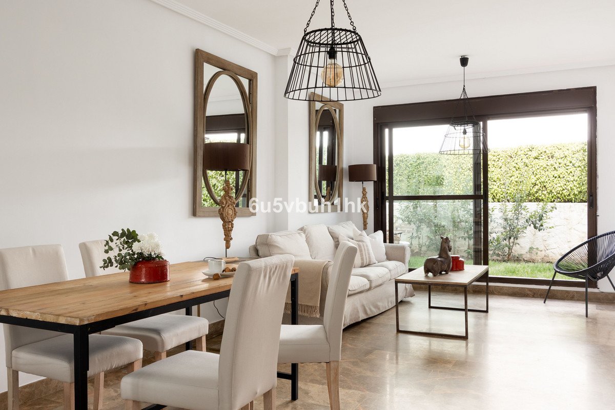 3 Bed شقة في الطابق الأرضي in Estepona في Estepona, 