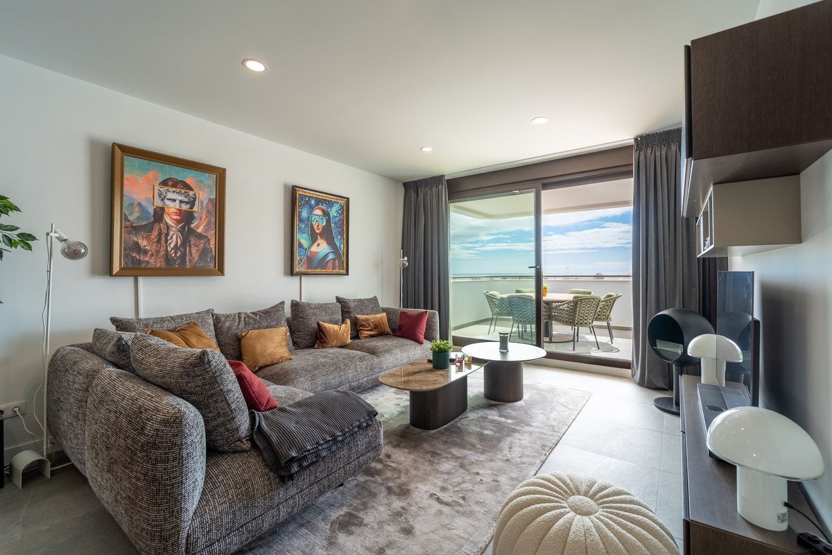 3 Bed Middle Floor Apartment in Estepona in Estepona, Apartment