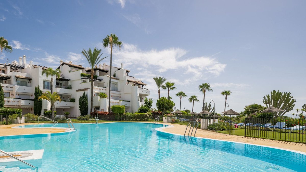 3 Bed Bottenvåningslägenhet in Estepona i Estepona, Lägenhet