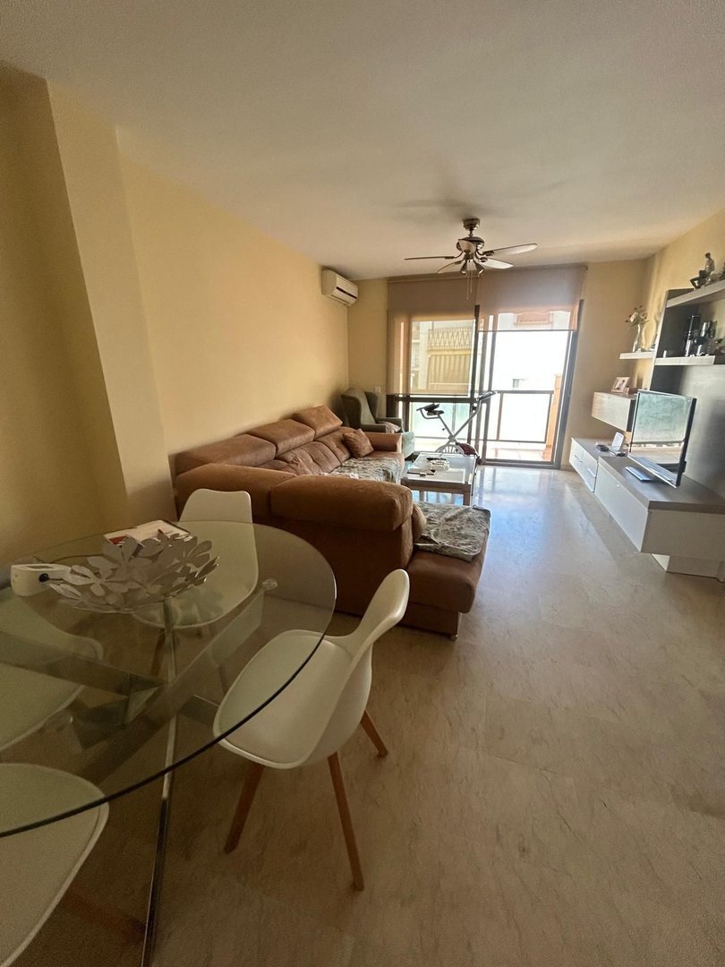 3 Bed الطابق الأوسط Studio in Estepona في Estepona, 