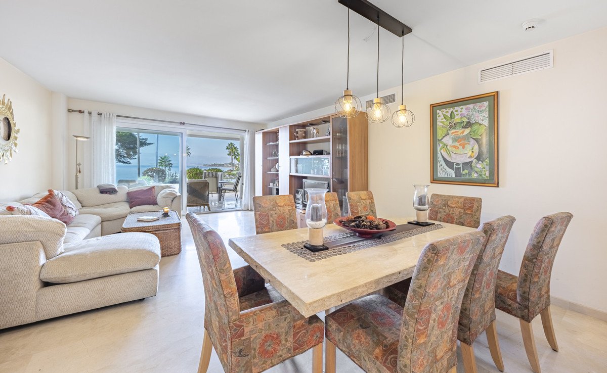 3 Bed شقة في الطابق الأرضي in Estepona في Estepona, شقة