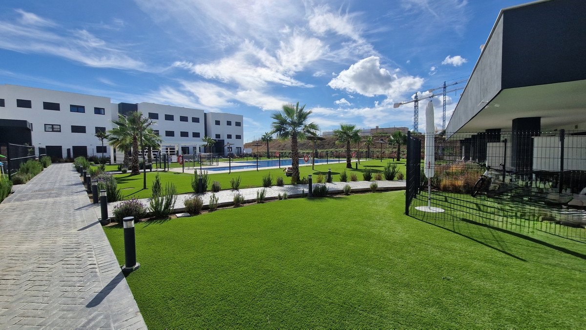 3 Bed Tussenverdieping Appartement in Estepona in Estepona, 