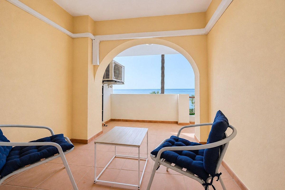 5 Bed Duplex in Estepona in Estepona, 