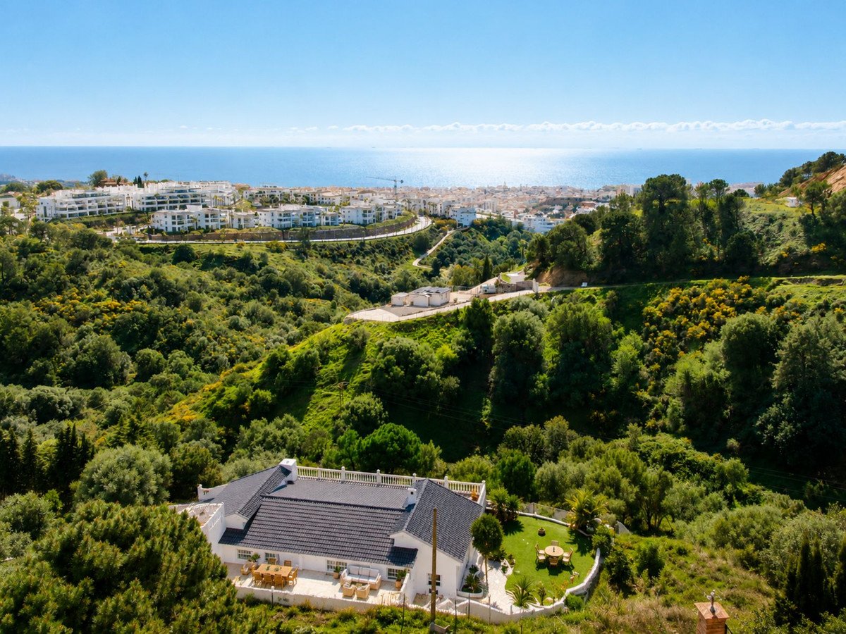 5 Bed مزرعة فينكا in Estepona في Estepona, 