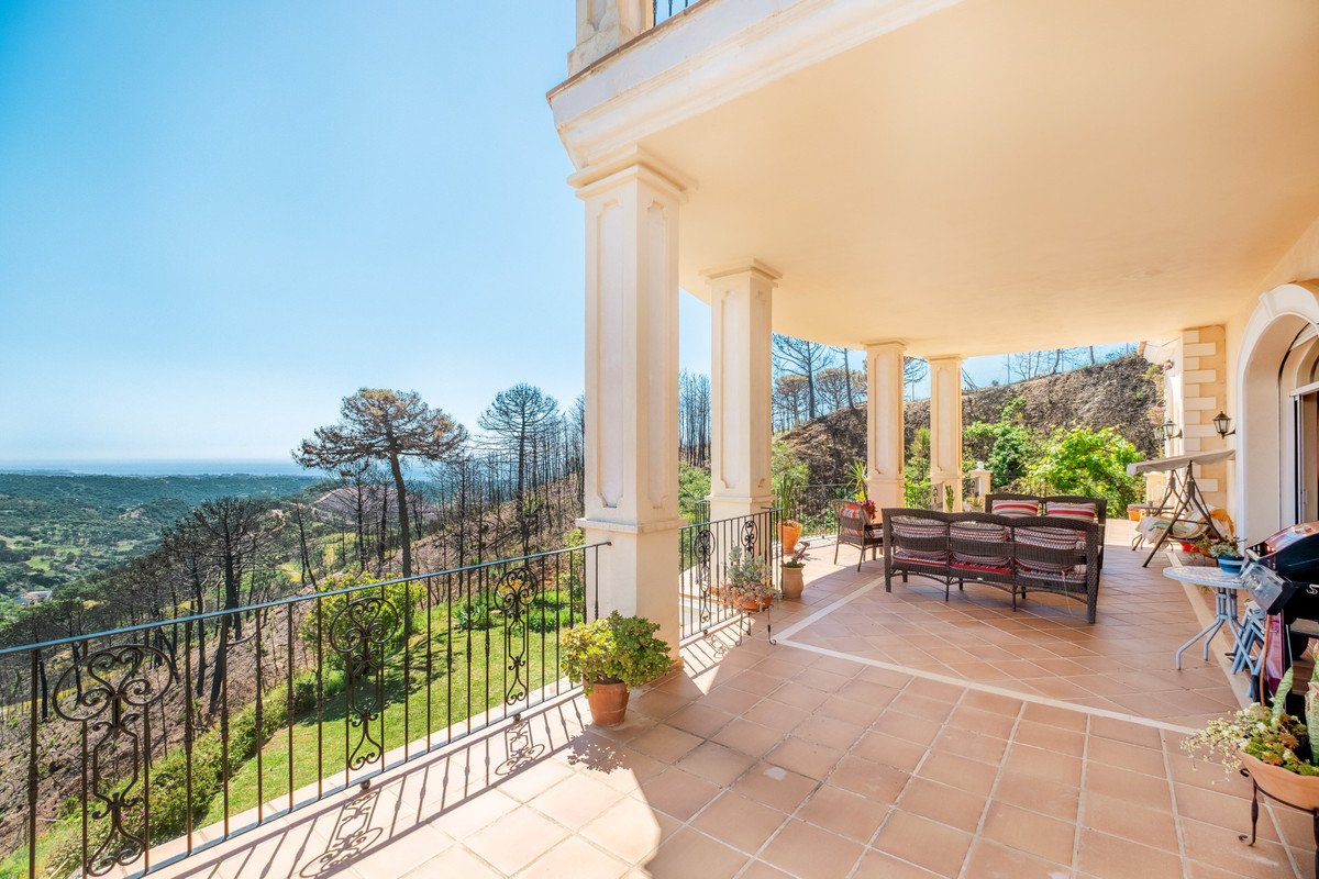 7 Bed Finca in Estepona v Estepona, 
