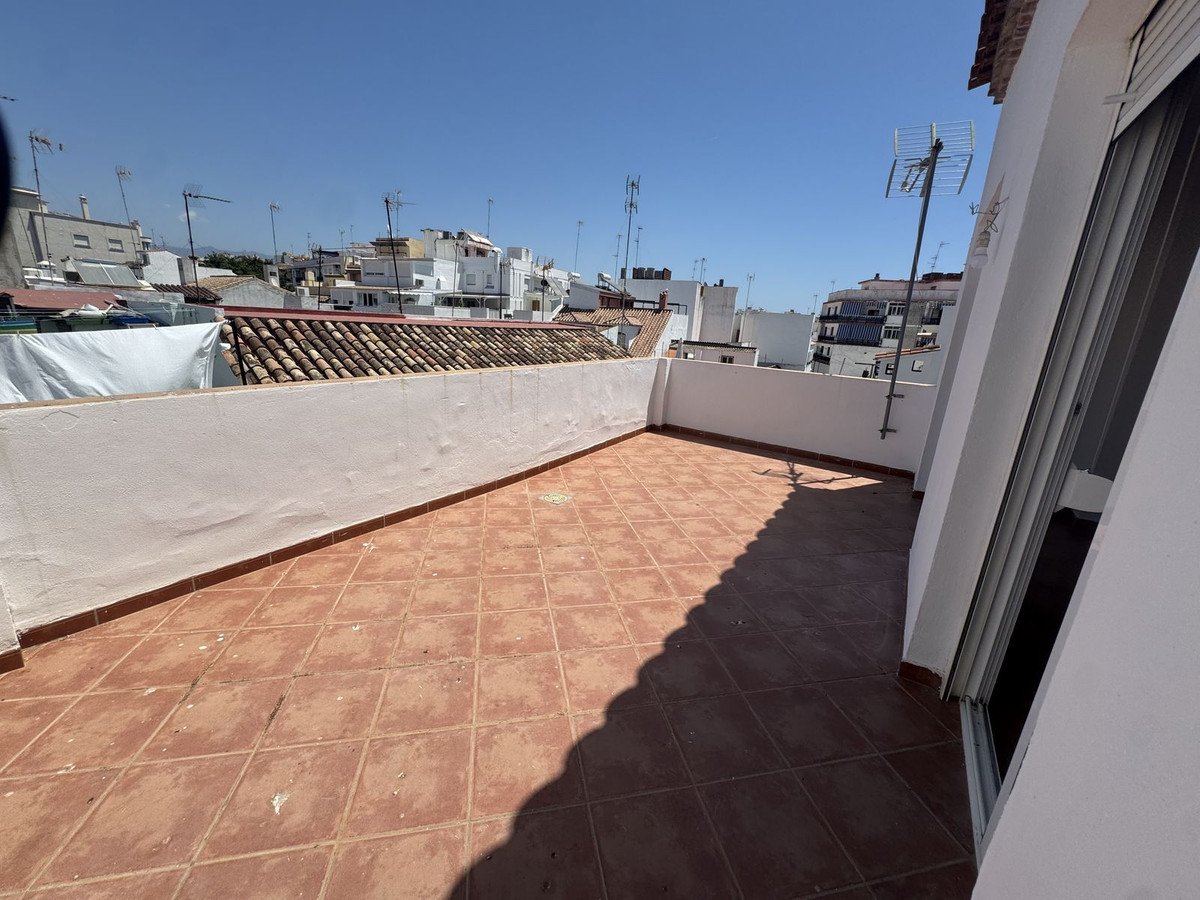 1 Bed بنتهاوس in Estepona في Estepona, 