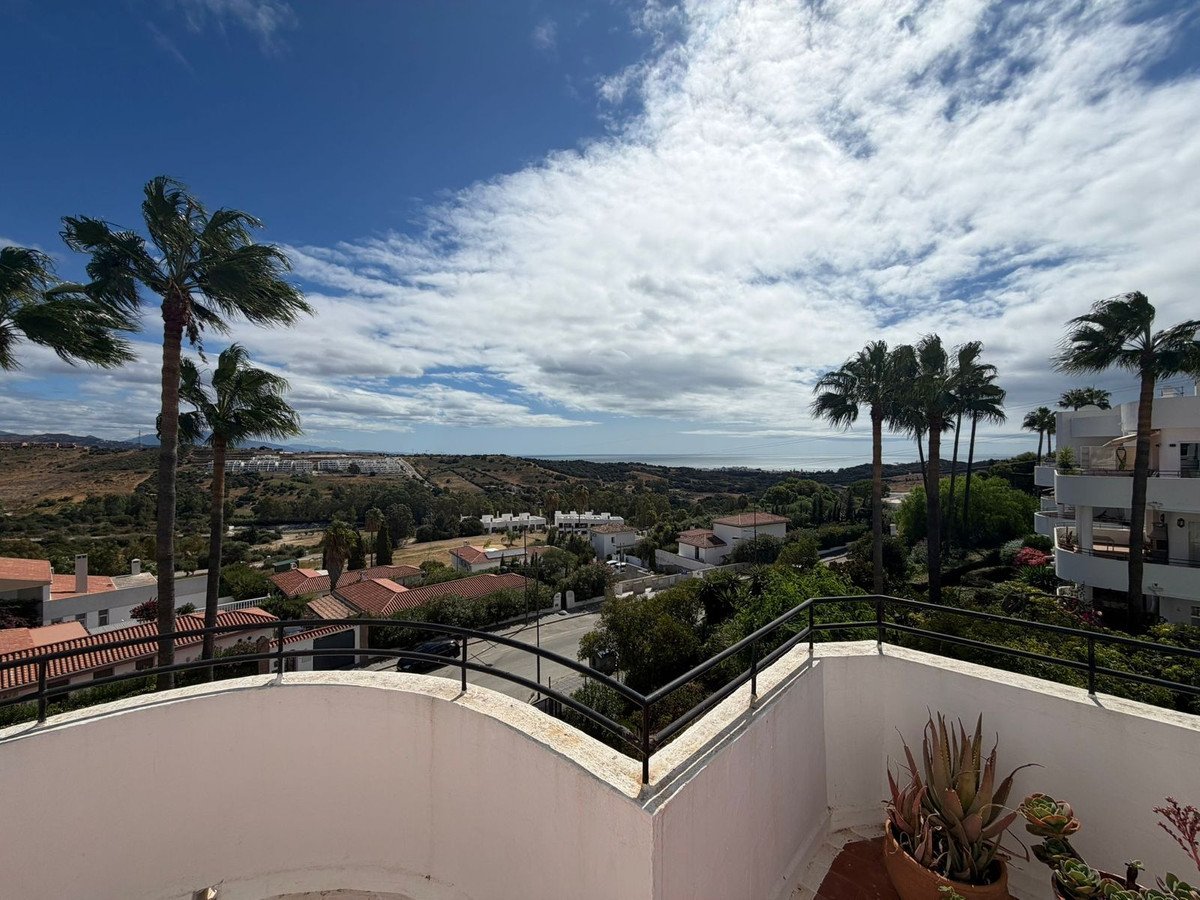 1 Bed Пентхаус in Estepona в Estepona, 