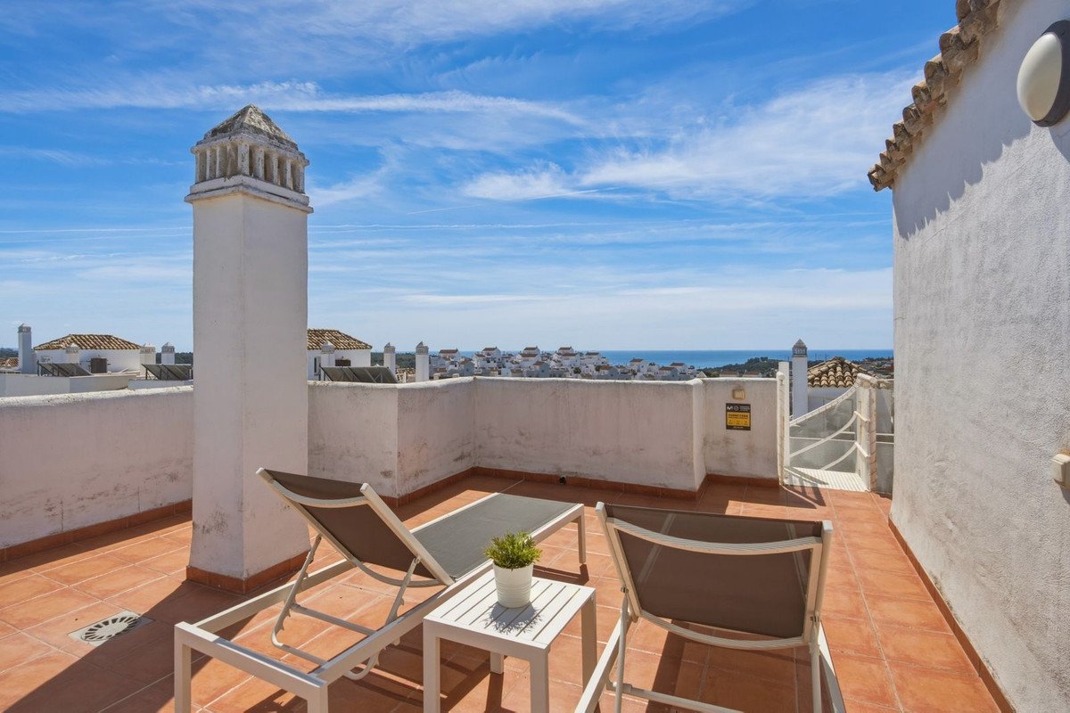 2 Bed بنتهاوس Duplex in Estepona في Estepona, 