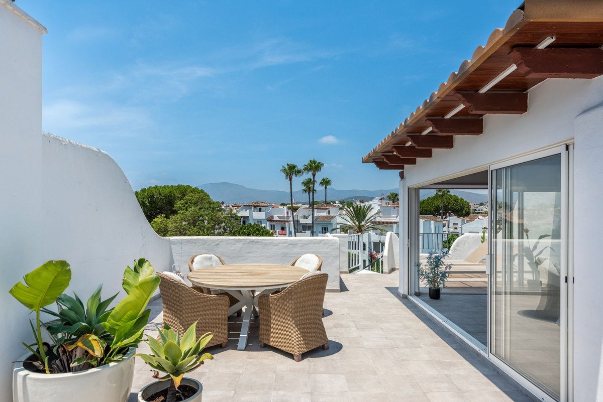 2 Bed Penthouse in Estepona in Estepona, Penthouse