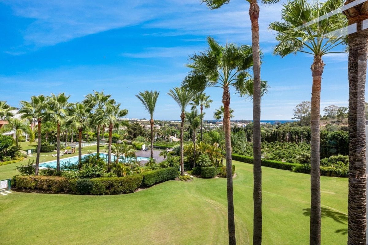 3 Bed بنتهاوس Duplex in Estepona في Estepona, 