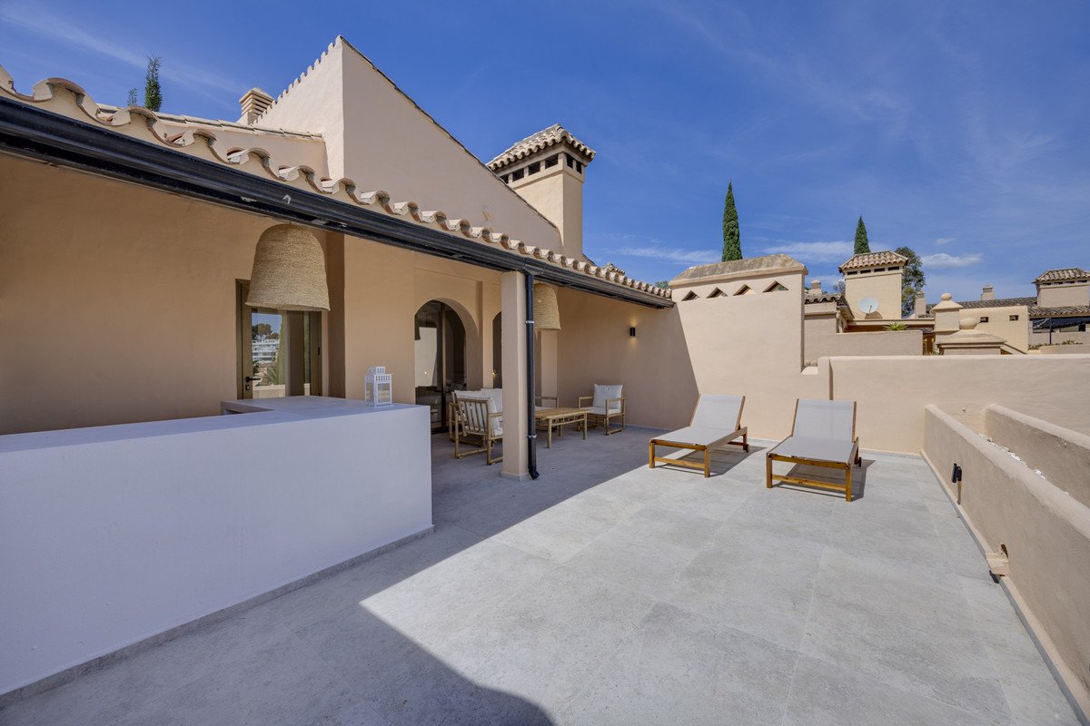 3 Bed Penthouse Duplex in Estepona in Estepona, 