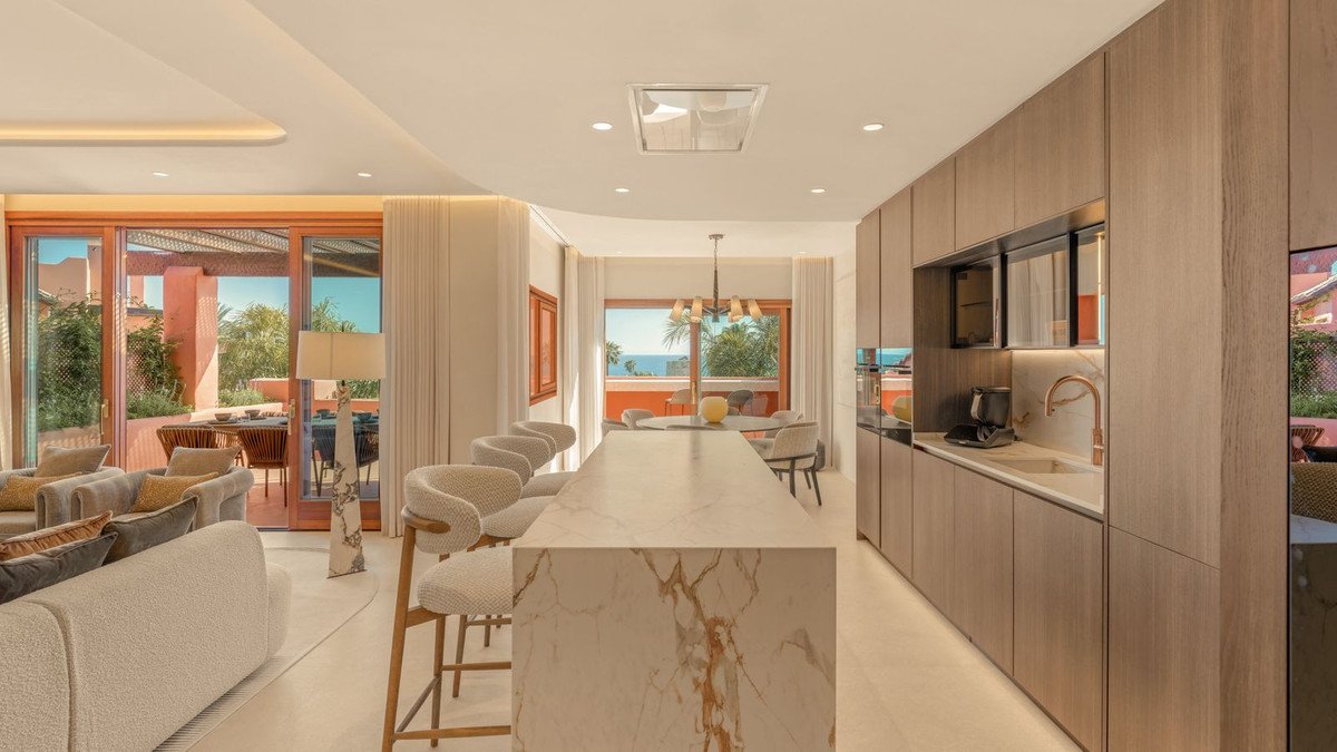 3 Bed Penthouse Duplex in Estepona i Estepona, 