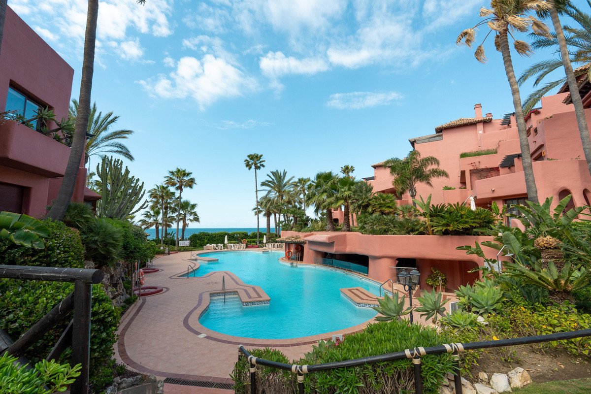 3 Bed بنتهاوس Duplex in Estepona في Estepona, 