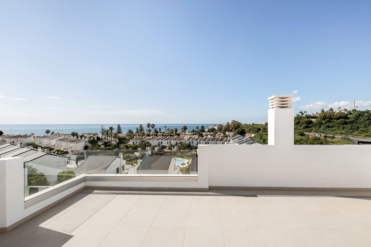 3 Bed بنتهاوس Duplex in Estepona في Estepona, 