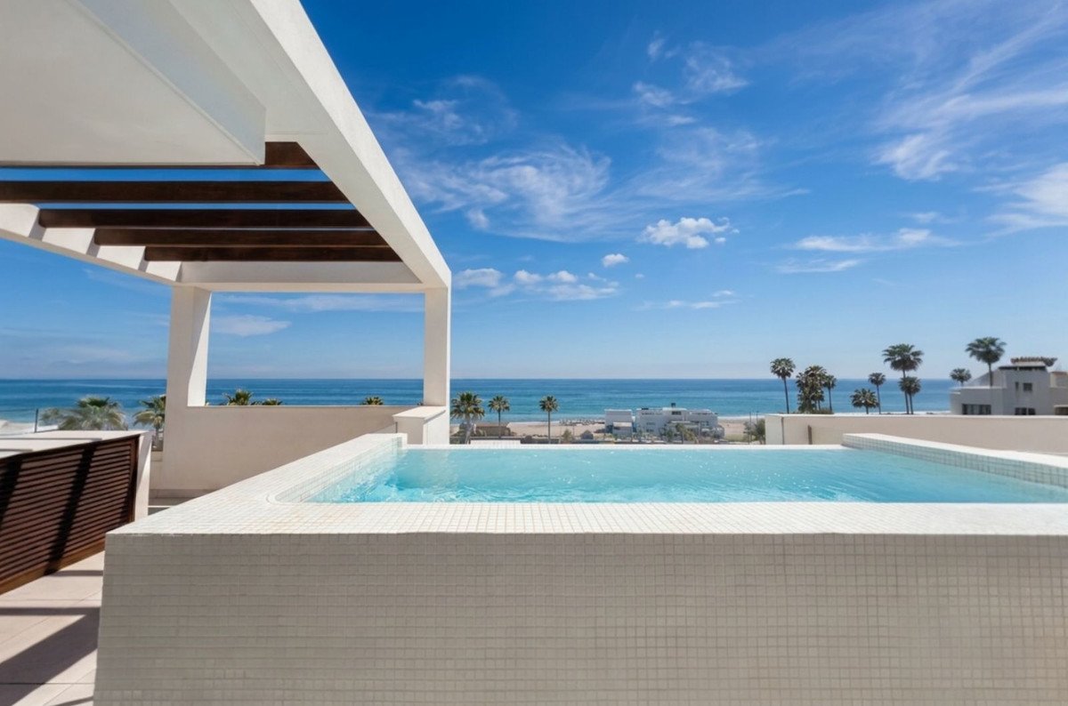 3 Bed بنتهاوس Duplex in Estepona في Estepona, 