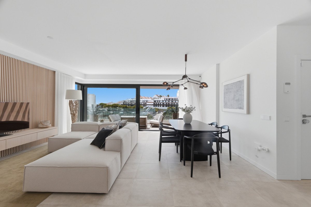 3 Bed Penthouse Duplex in Estepona i Estepona, 