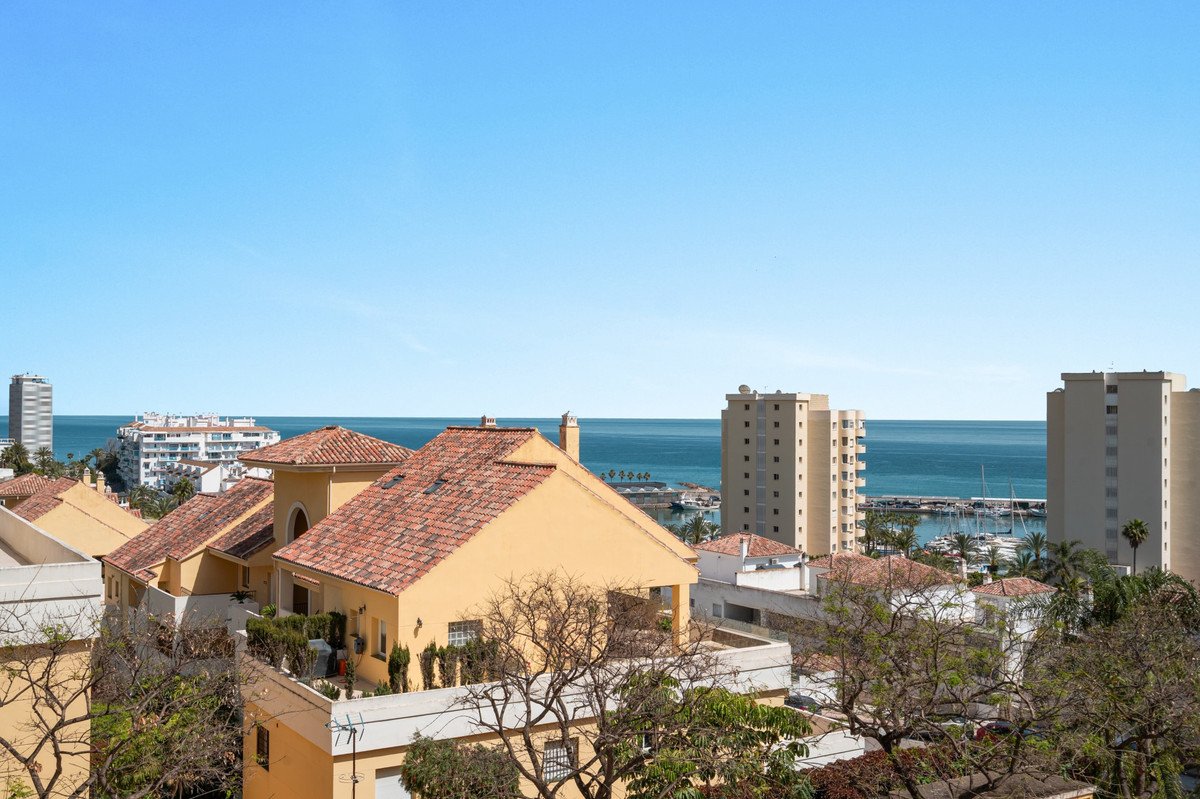 3 Bed بنتهاوس Duplex in Estepona في Estepona, بيت دوبلكس بنتهاوس