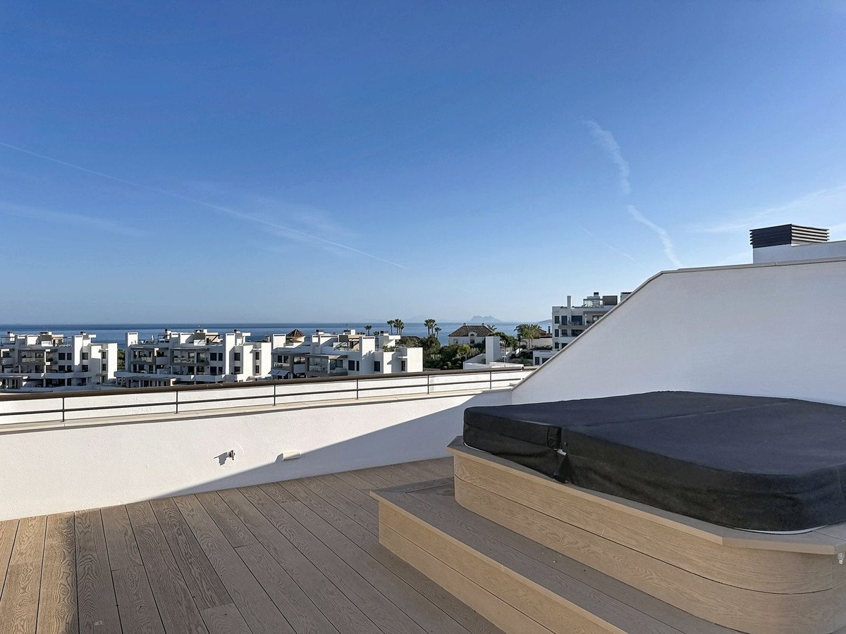 3 Bed بنتهاوس in Estepona في Estepona, 