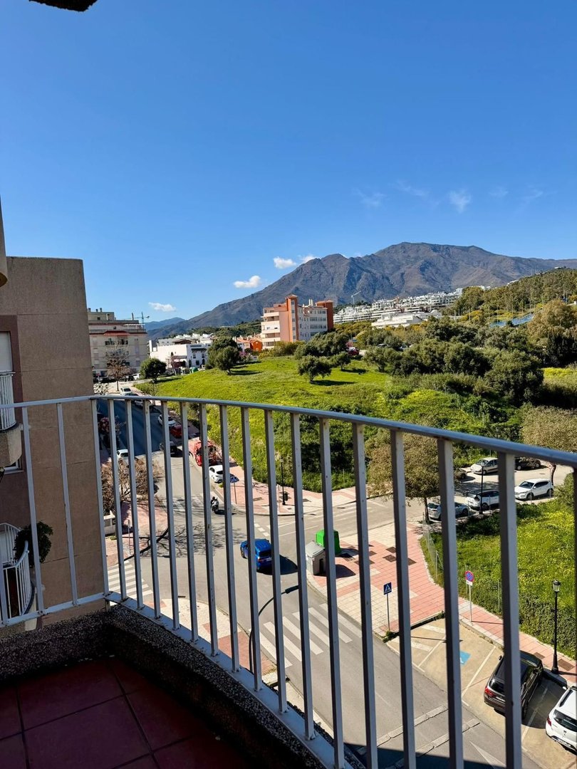 4 Bed بنتهاوس in Estepona في Estepona, 