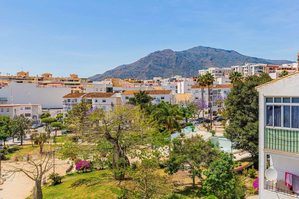 6 Bed Övervåningslägenhet in Estepona i Estepona, Bostadslägenhet