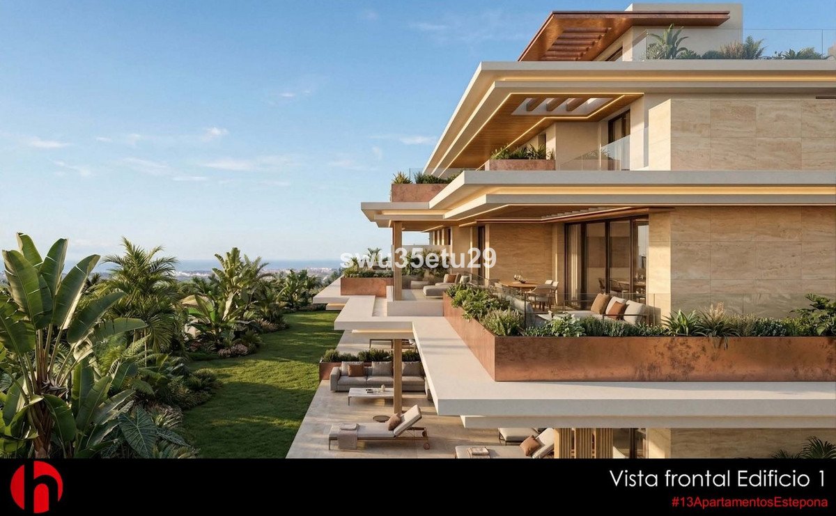 7 Bed Residential Plot in Estepona في Estepona, أرض سكنية