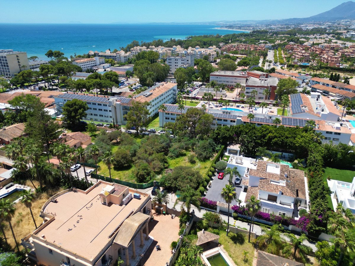 Land in Estepona في Estepona, أرض