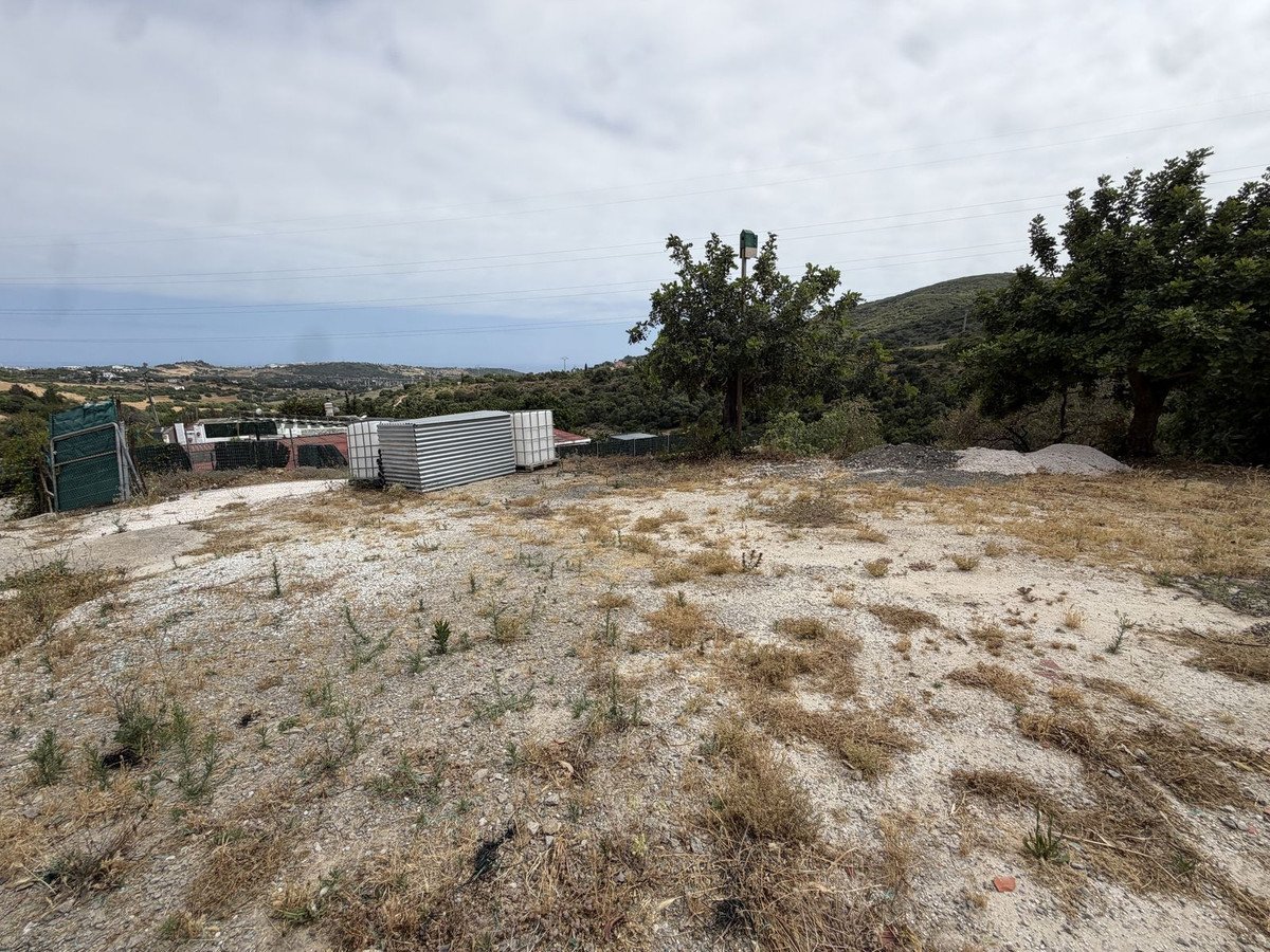Land in Estepona في Estepona, 
